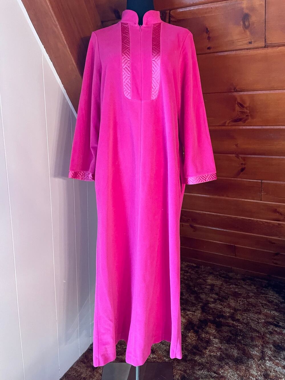 Vintage 70s Fuchsia Velour Vanity Fair House Coat or Lounge Dress sz S